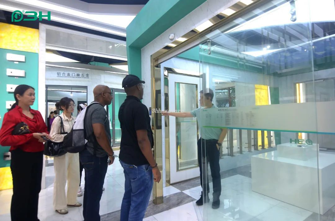 comunicaci&oacute;n del proveedor de herrajes para puertas y ventanas 4