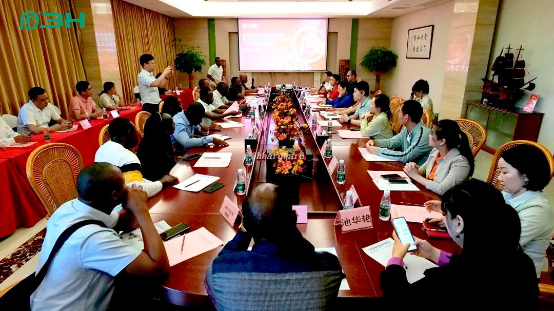 comunicaci&oacute;n del proveedor de herrajes para puertas y ventanas 2