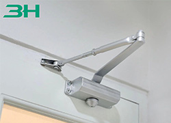 ¿Cuáles son los requisitos estándar para los componentes de hardware de las puertas cortafuegos de ingeniería?