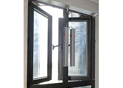 Requisitos dimensionales de instalación Estándar del abridor de ventanas manual