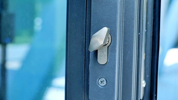 herrajes para puertas (3)
